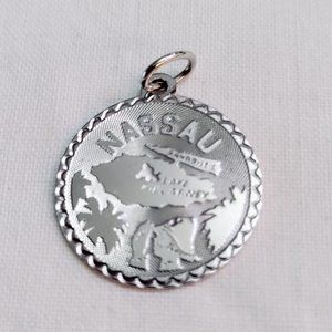 Crea Vintage Sterling Silver Nassau Round Charm or Pendant
